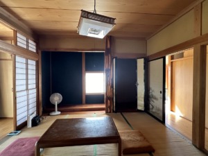 １階和室（８帖、仏間）
